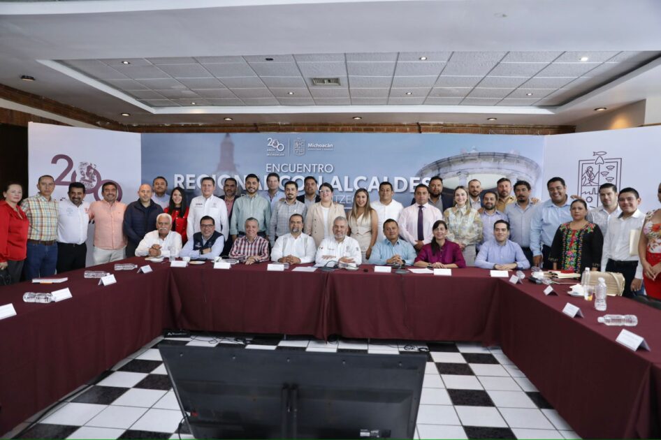 Bedolla reitera apoyo a municipios para desarrollar obras y acciones