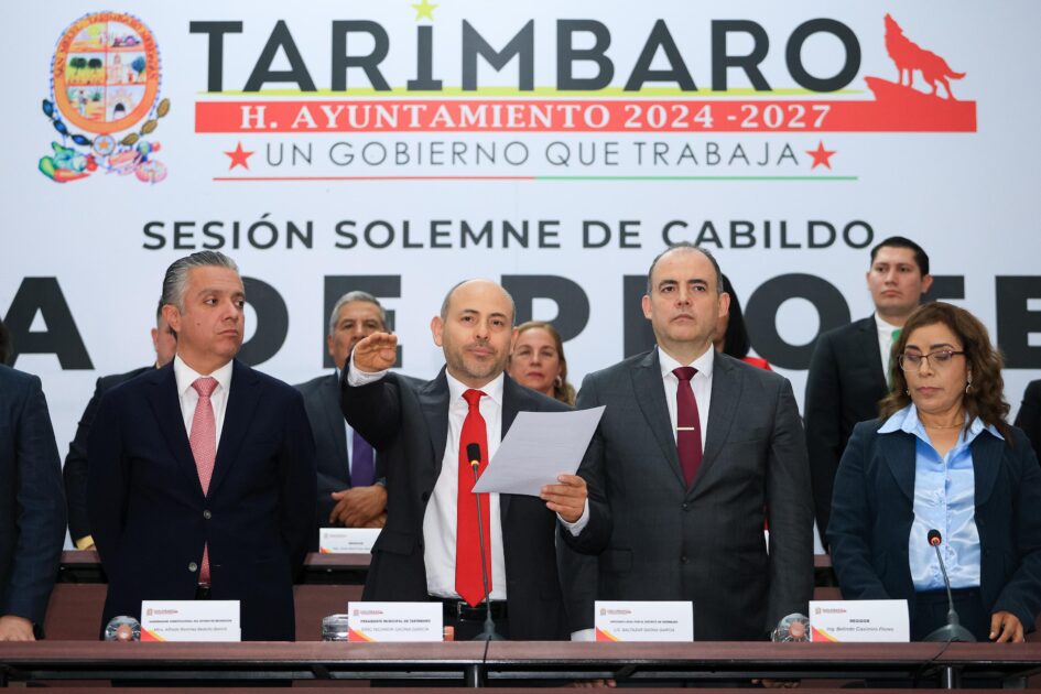 Eric Gaona rinde protesta como presidente municipal de Tarímbaro