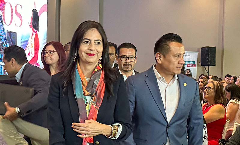 Faltan escuelas por recibir tennis gratuitos que otorga Gobierno Estatal