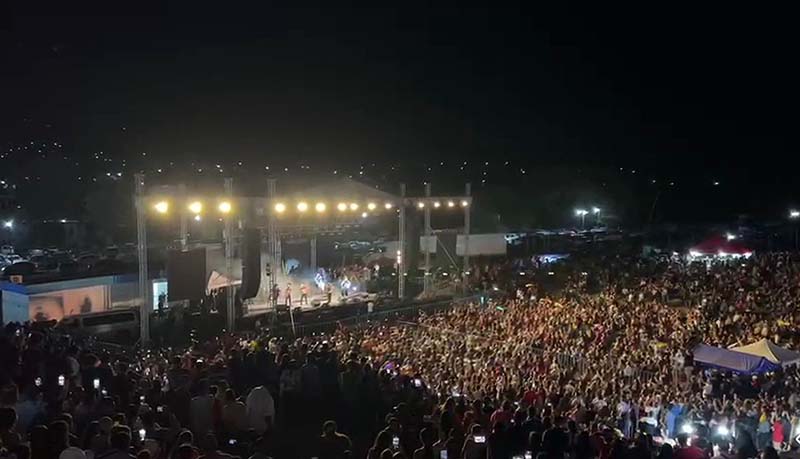 “Huracanes del Norte” Reunió a 10 mil almas en su concierto en Apatzingán