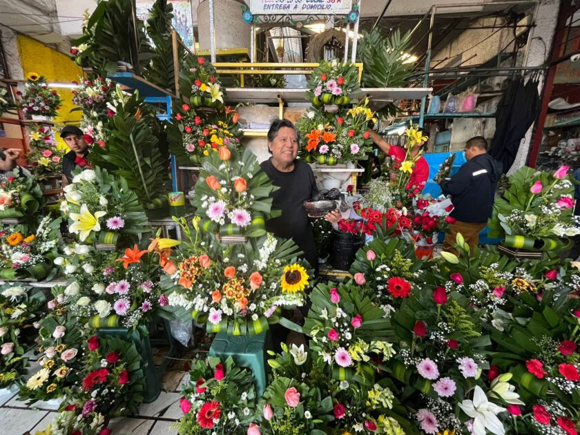 Lista logística para instalación de puestos en panteones y zonas comerciales para el fin de semana de Día de Muertos