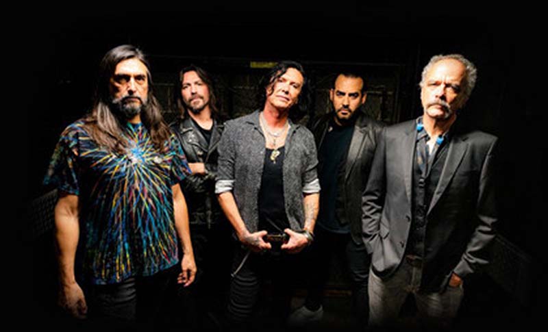 El grupo de rock mexicano Caifanes se presenta este viernes en Los Ángeles