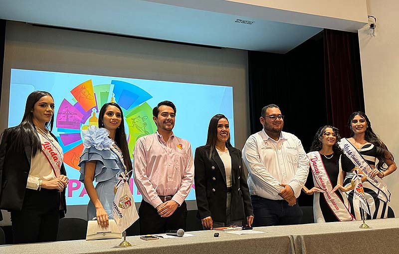 Presentan Fiestas octubrinas y candidatas a reina 2024 de Feria de Apatzingán 2024