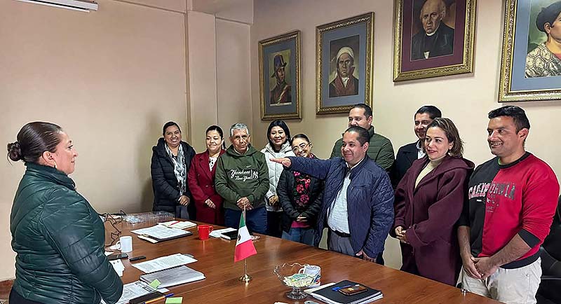 Refuerza Quiroga la transparencia con la toma de protesta del nuevo contralor municipal