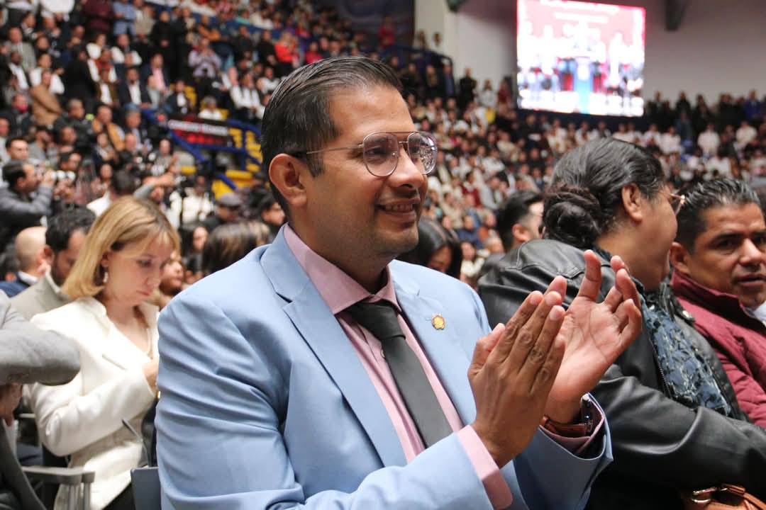 Más y mejor educación para las y los michoacanos: Conrado Paz Torres