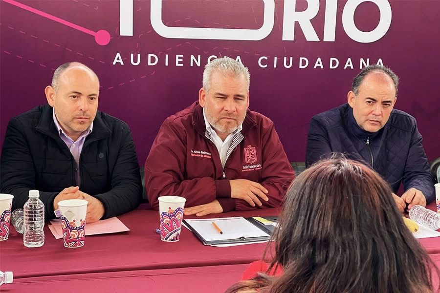 El gobernador Alfredo Ramírez Bedolla realiza Audiencia Ciudadana en Tarímbaro y entrega obra deportiva junto a Eric Gaona