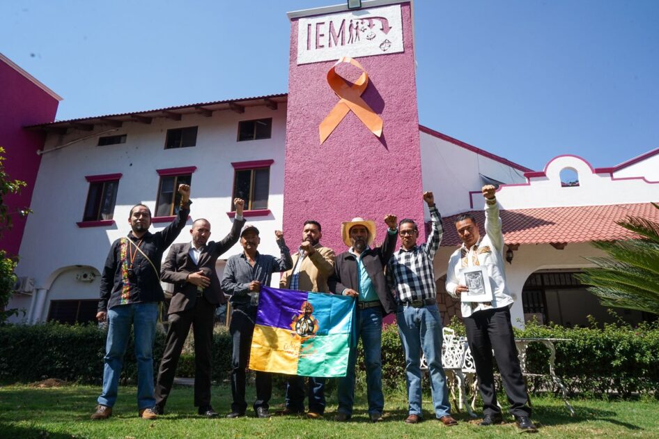 Charapan se acerca a la consulta para regirse por usos y costumbres