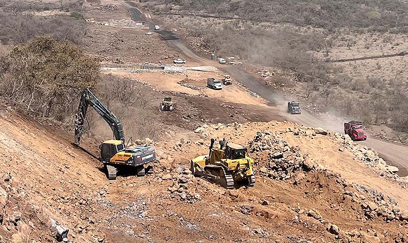 Trabajan 107 máquinas pesadas en el punto más alto del 2o Anillo Periférico de Morelia