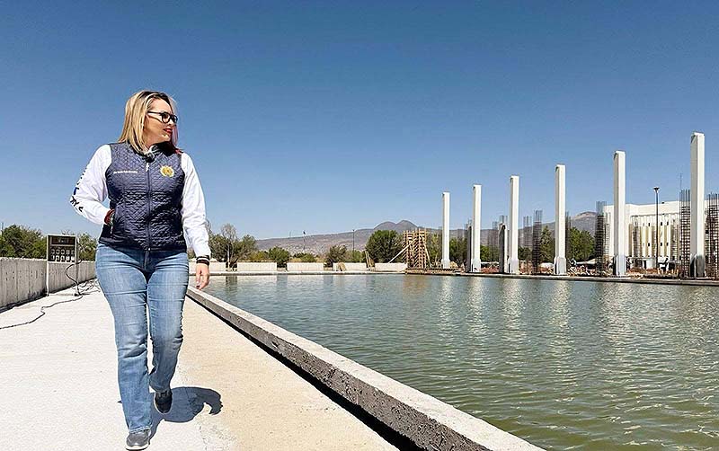 Yarabí Ávila realiza recorrido en construcción de alberca Olímpica de la UMSNH; avanzan los trabajos