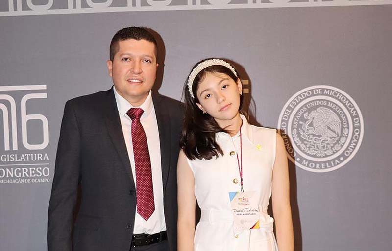 Felicita Vicente Gómez participación de Isabella Infante Rojas, en el Parlamento Infantil 2025