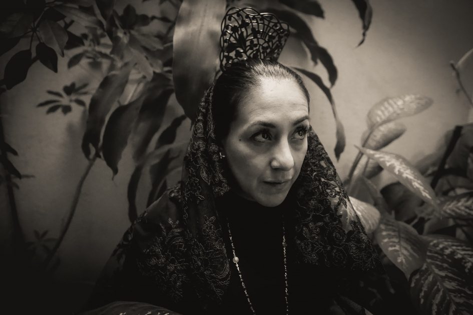 “Es como caminar con ella en su dolor”: Jessica Yunuen Gallardo Camarena y su devoción en la Procesión del Silencio