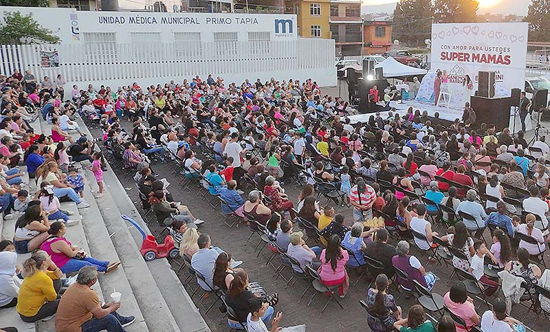 Giulianna Bugarini celebra a cientos de mamás morelianas con amor, regalos y música