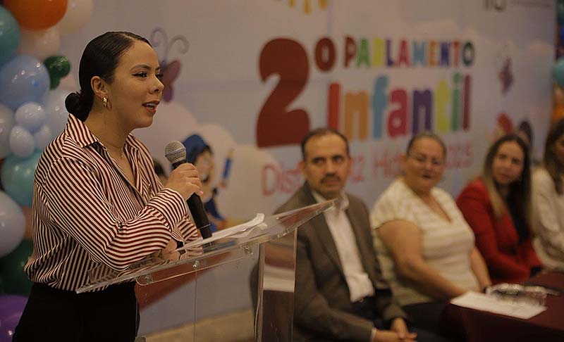 Niños de Queréndaro alzan la voz en el Parlamento Infantil 2025: Diana Caballero