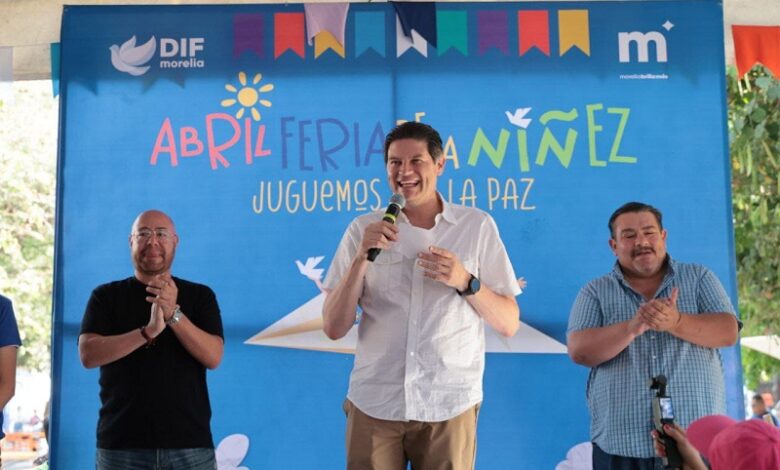 Con inflables gigantes, DIF Morelia celebra a los niños