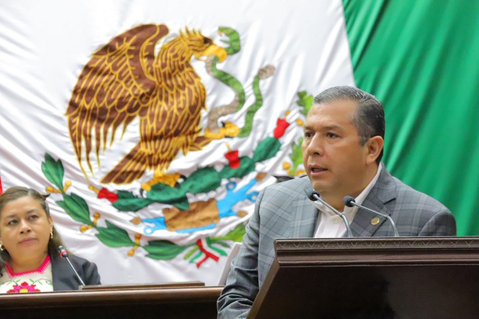 Con iniciativa de reforma, Barragán busca frenar la automedicación