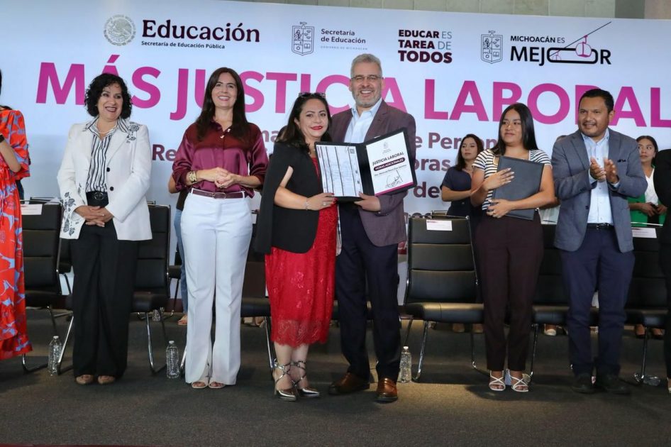 Gobierno de Bedolla le cumple a maestras y maestros michoacanos