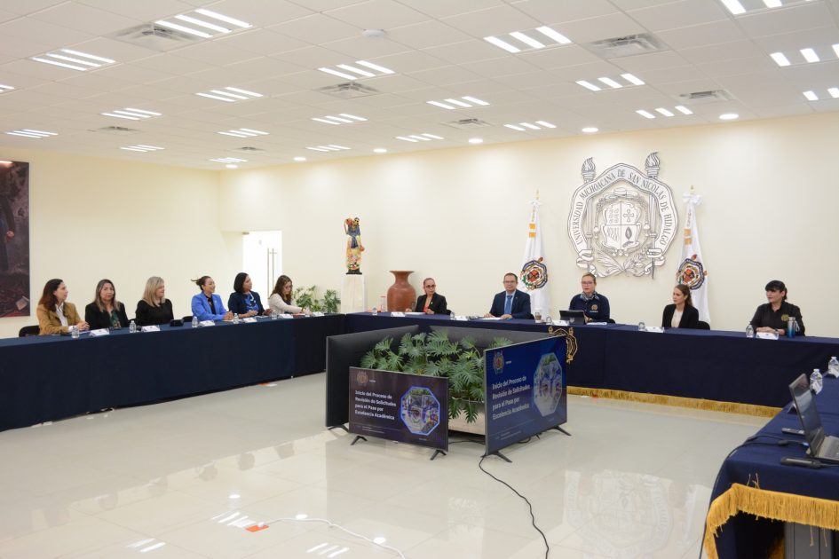 Histórico reconocimiento al esfuerzo y dedicación de estudiantes de la UMSNH con aplicación de Pase por Excelencia Académica