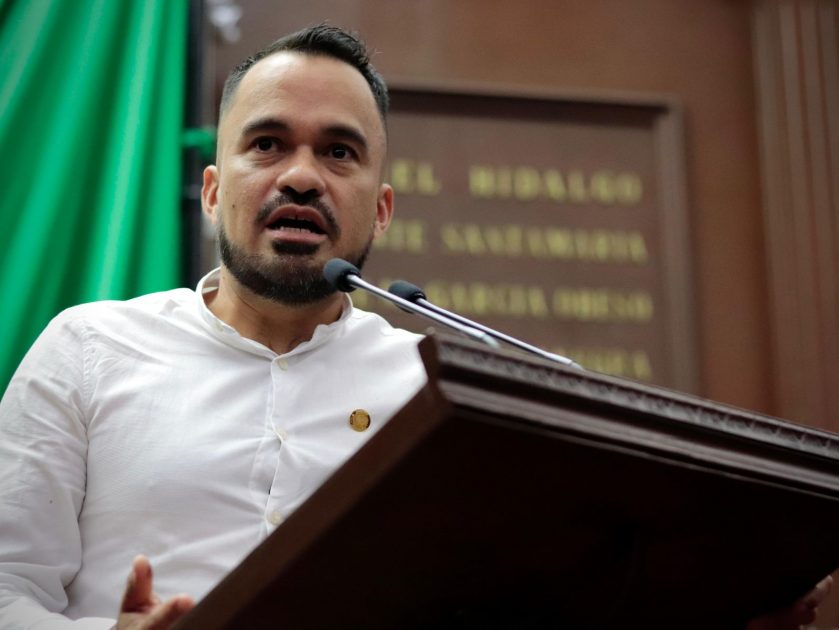 A propuesta de Hugo Rangel, 76 Legislatura exhorta a autoridades para que garanticen operatividad de bebederos escolares