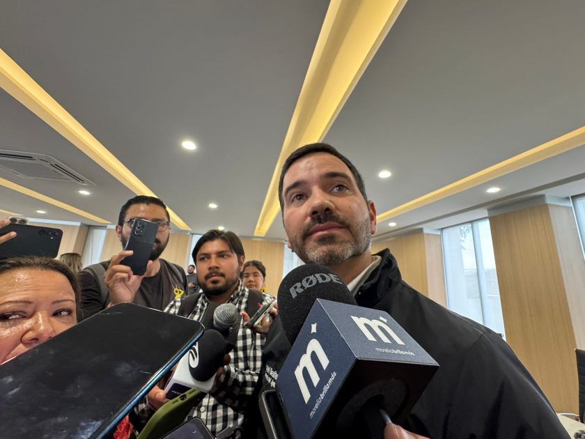 Suspendido acto de encendido de la Catedral hasta que maestros retiren plantón.