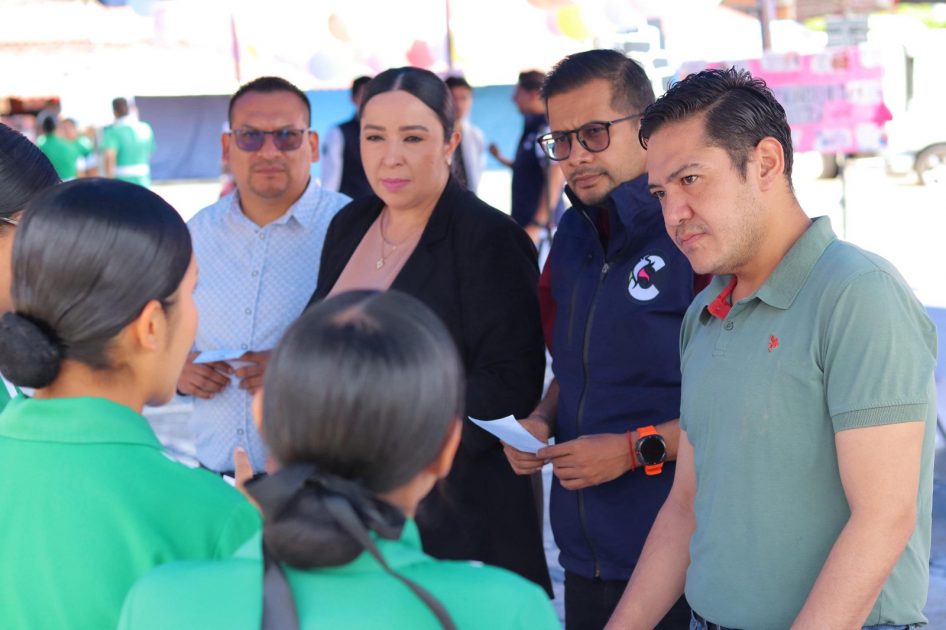 Inaugura Conrado Paz Feria de Geriatría en Nuevo San Juan Parangaricutiro