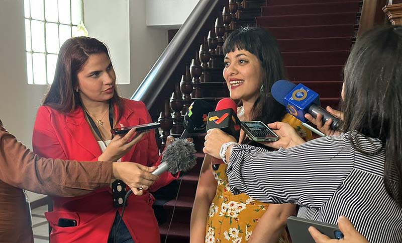 GRANDES MICHOACANAS. Ireri Almonte cantará en Venezuela; está nominada como “Mejor artista indie woman”