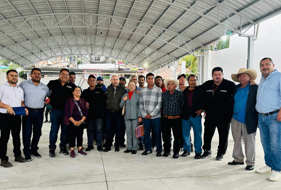 Eric Gaona entrega nueva unidad deportiva y anuncia más obras para El Colegio