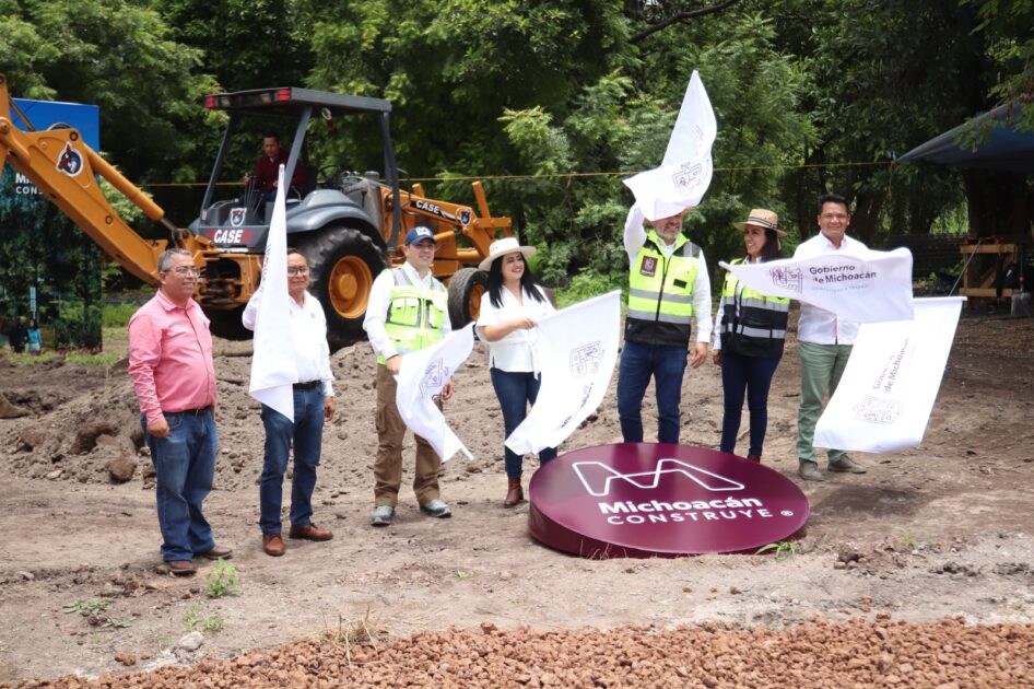 Alfredo Ramirez Bedolla y Fanny Arreola dan arranque a la obra del Parque Ecoturístico del Lago de Chandio