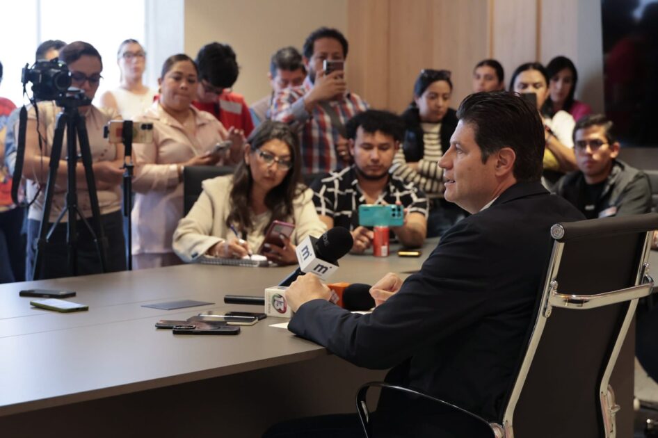 Presenta Alfonso Martínez resultados de gira a Chicago y LA