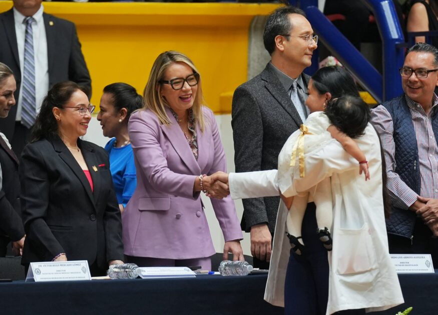 La sociedad requiere profesionistas con altos compromisos éticos: Yarabí Ávila