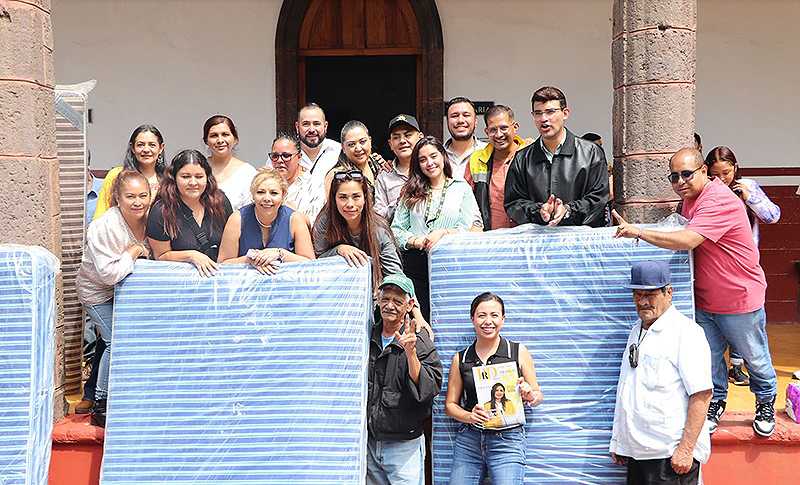 PRD Michoacán entrega víveres recolectados a familias afectadas por las lluvias en Purépero