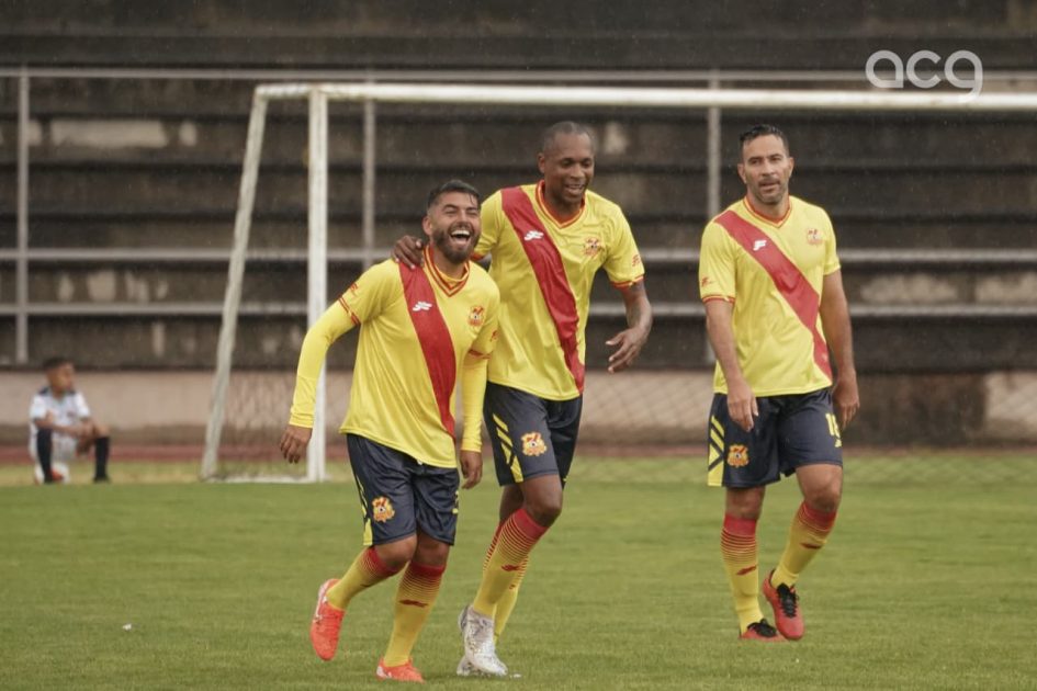Estrellas de Monarcas derrotaron a Estrellas del América
