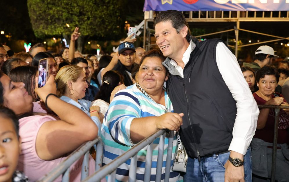 Alfonso Martínez celebra con miles de morelianos el aniversario de Morelos