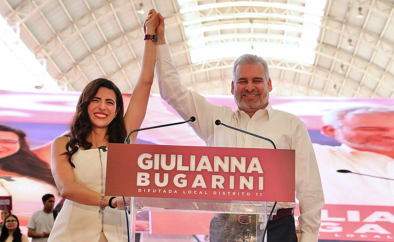 Felicita Bedolla a Giulianna Bugarini por su primer informe legislativo