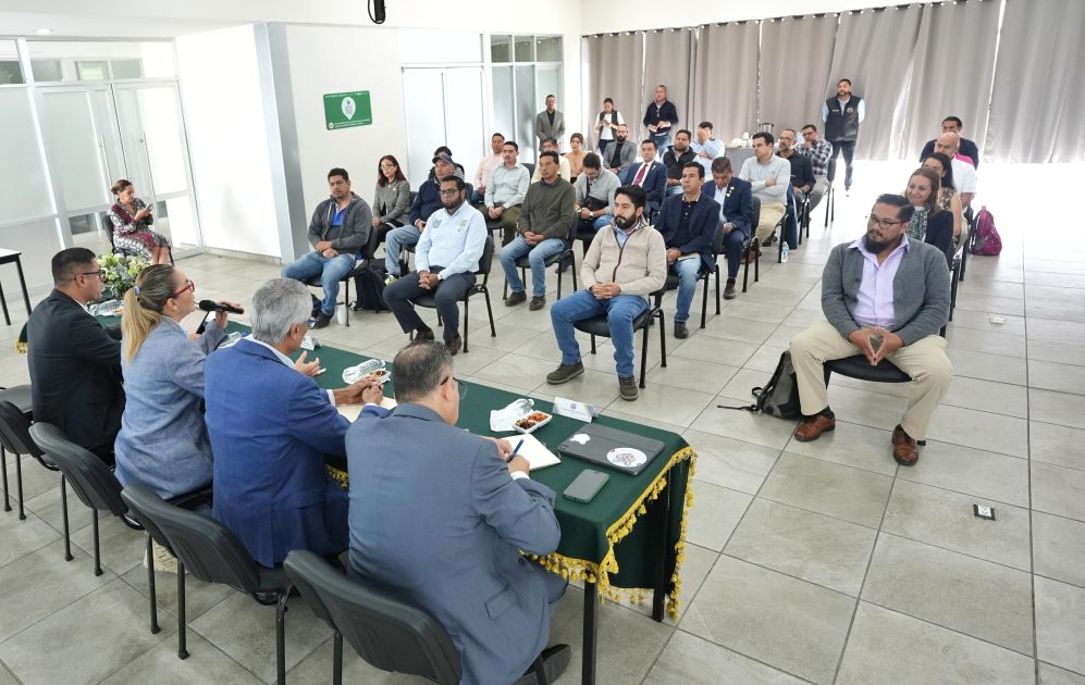 Tras 20 años de espera, se avanza en los Concursos de Oposición Interno definitivos de la UMSNH; Yarabí Ávila se reúne con docentes