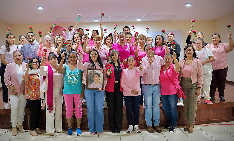 Octubre se viste de rosa en Queréndaro: prevención contra el cáncer de mama