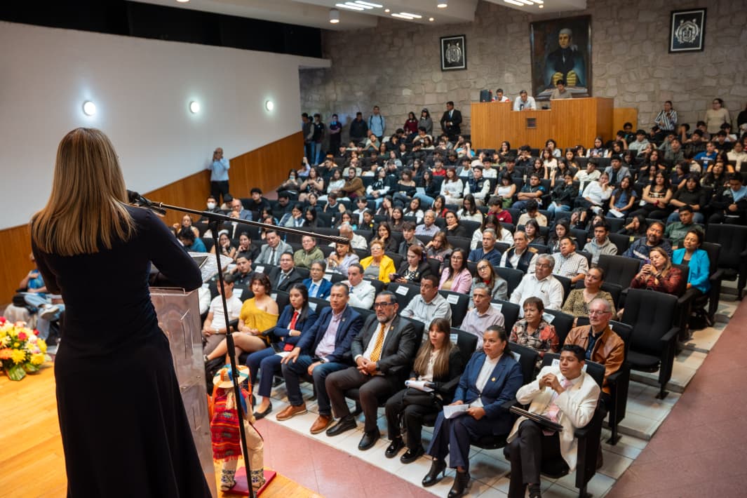 La educación de calidad se construye sobre la base de las condiciones laborales justas y humanas, señala Yarabí Ávila