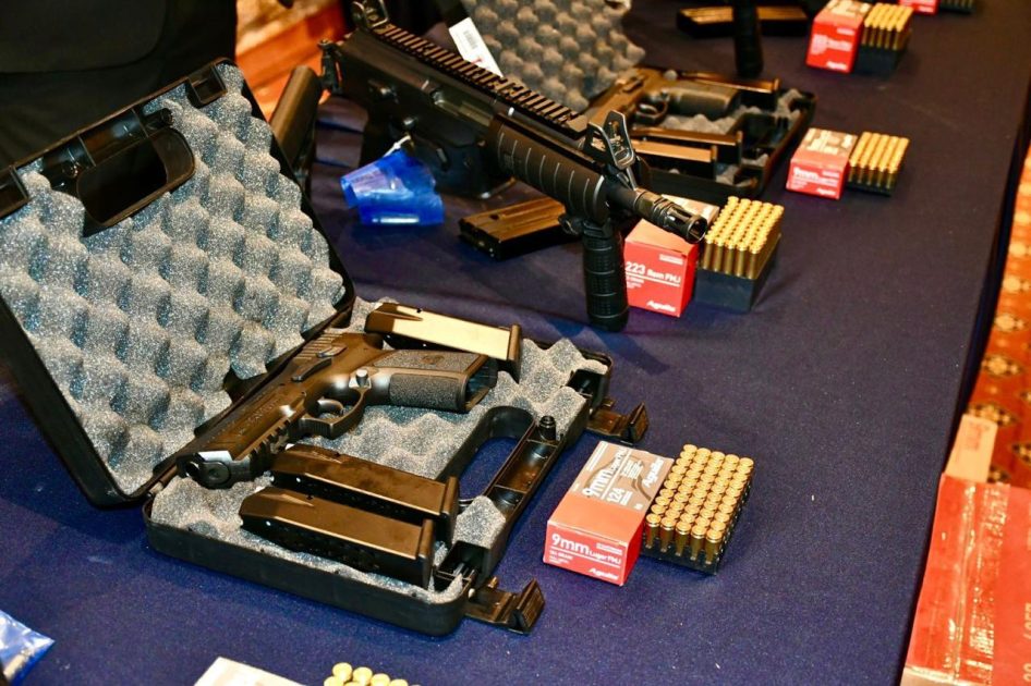 Gobierno estatal equipa a guardias civiles, policías municipales y autogobiernos