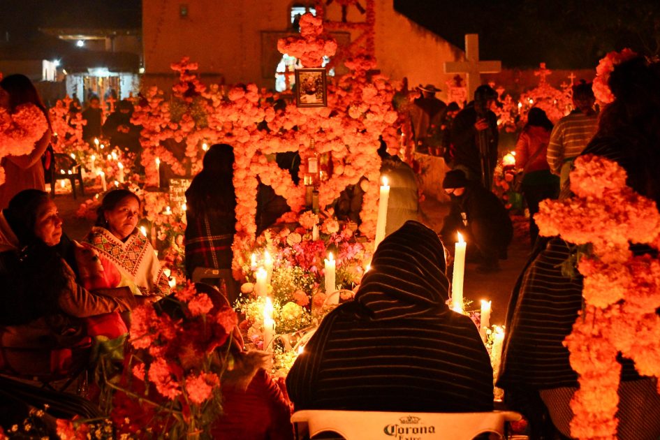 CRÓNICA. Noche de Ánimas en Arócutin