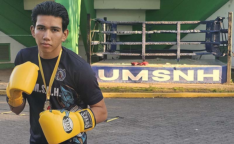 Ernesto Gómez, boxeador nicolaita ganó Oro en Festival Olímpico