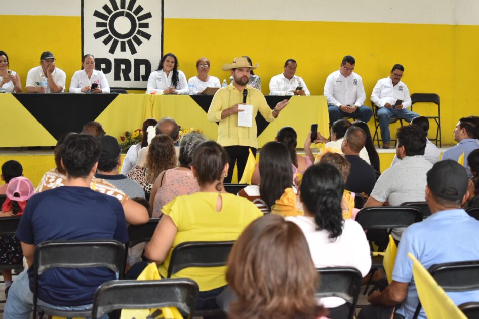 En 2027, el PRD Michoacán gobernará Tierra Caliente, vaticinó Octavio Ocampo al tomar protesta al nuevo Comité Municipal