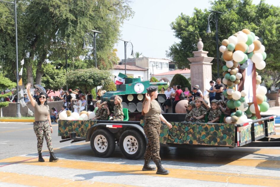 Celebra Apatzingán el CXV aniversario de la Revolución Mexicana