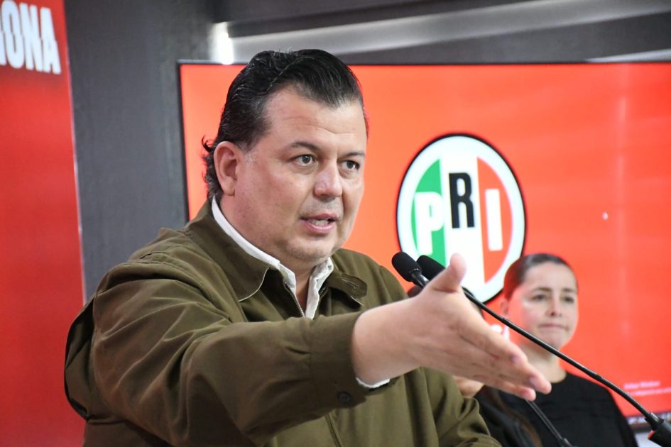 La caída del gobernador sería darle gusto a Leonel Godoy Rangel: Memo Valencia