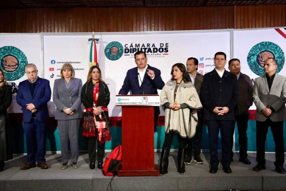 Que se investigue el móvil político en el homicidio de Carlos Manzo, insiste Memo Valencia a García Harfuch