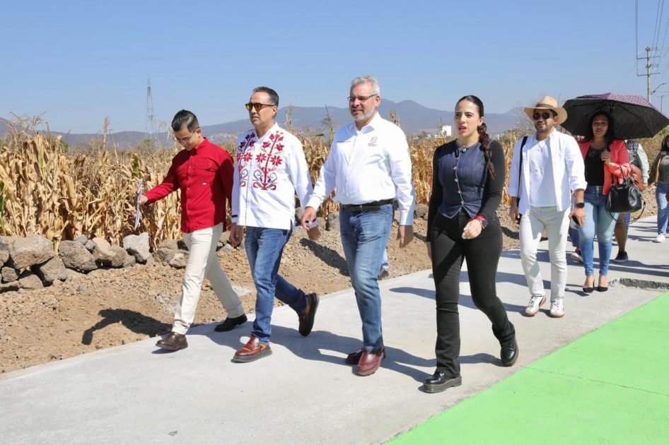 Inaugura Bedolla conexión Villas del Pedregal-San Nicolás Obispo