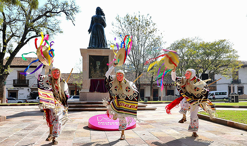 Inauguran Bedolla y Josefina Rodríguez remodelación de la Plaza Gertrudis Bocanegra; impulsará el turismo de Pátzcuaro