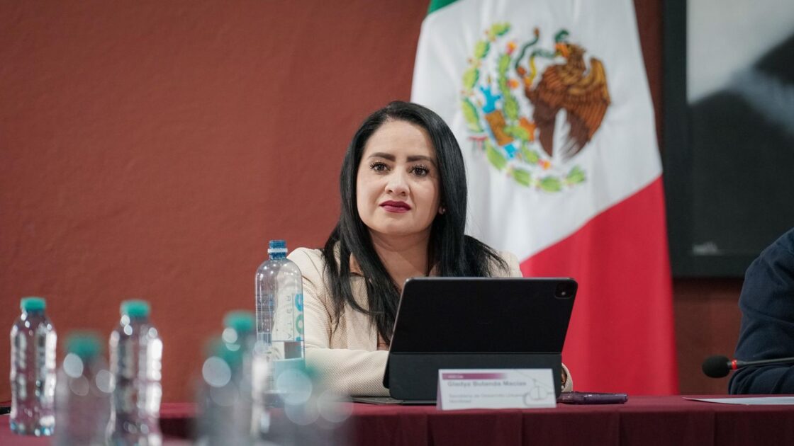 Renovación de transporte en Uruapan, resultado de coordinación entre Gobierno y transportistas: Gladyz Butanda