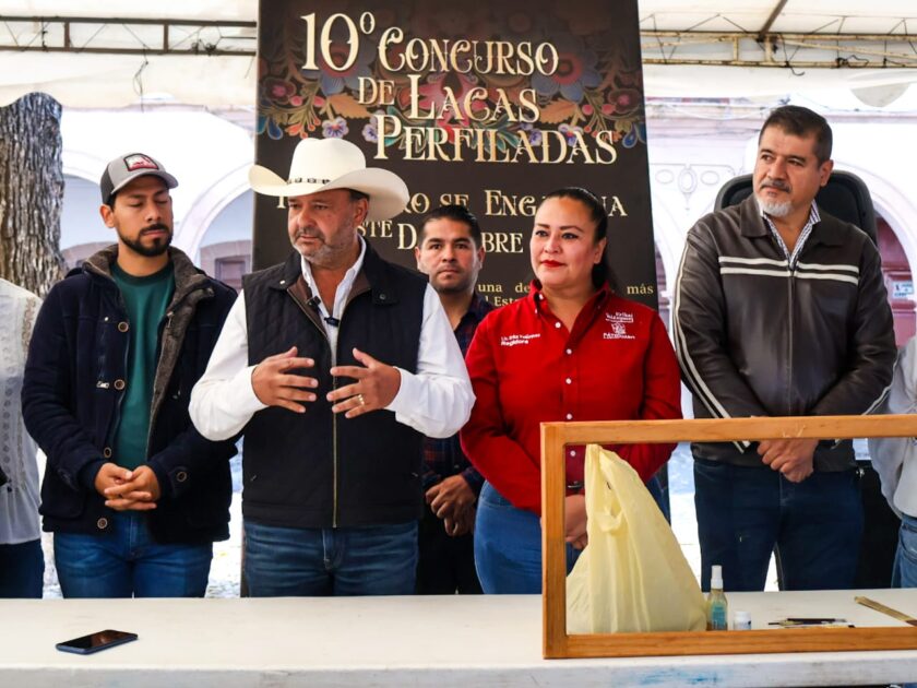 Julio Arreola impulsa el 10° Concurso de Lacas Perfiladas en Pátzcuaro