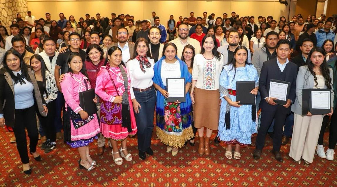 Más de 900 egresados de la Normal Indígena recibirán su título: Gabriela Molina