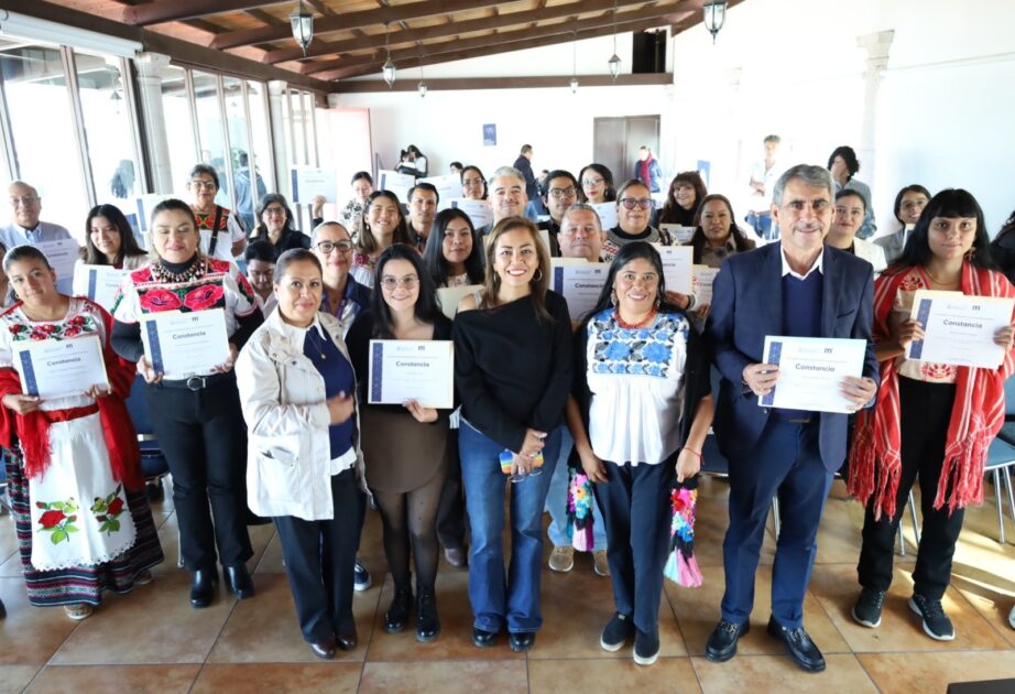 Reconoce Semmujeris a ciudadanía que culminó el Curso de Lengua Purépecha.