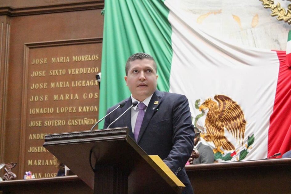 Presenta Vicente Gómez para fomentar crianza positiva de la niñez y para la regulación de albergues animales